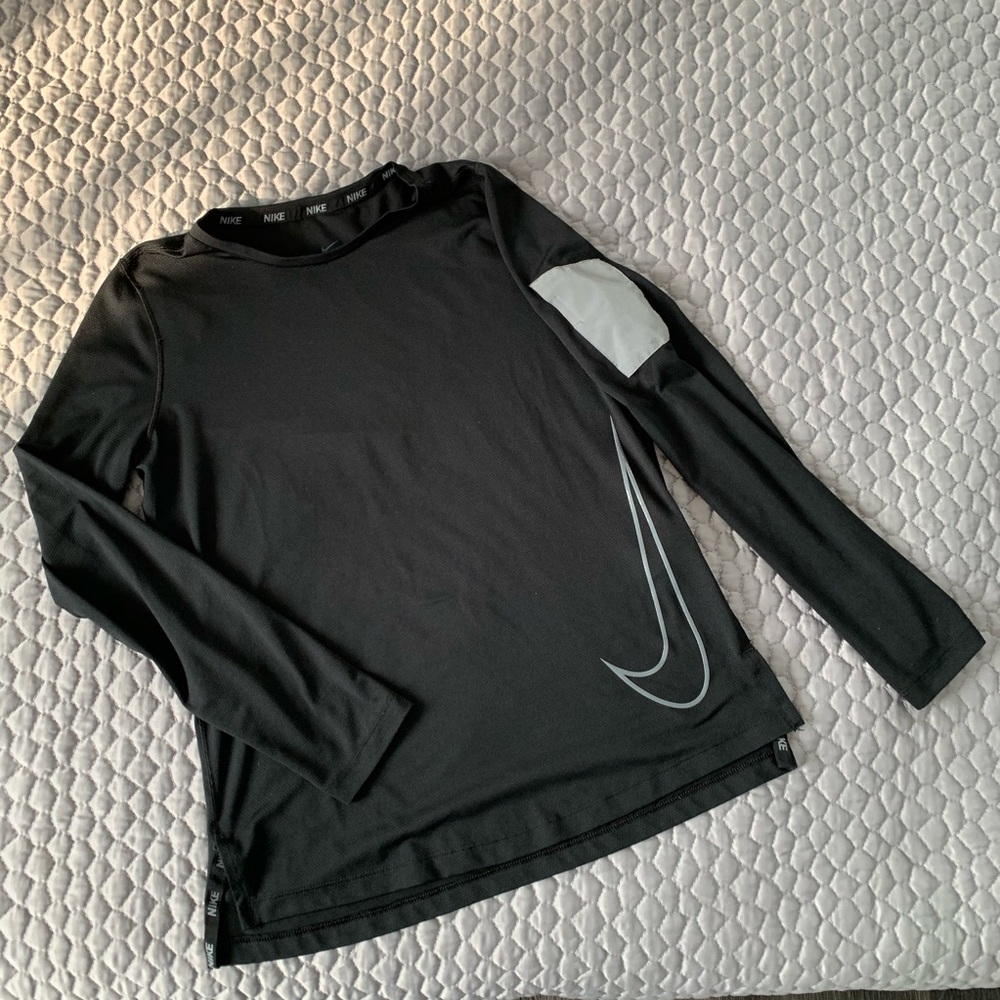 Nike long sleeve mesh tee